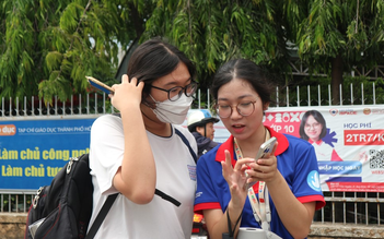 Tình nguyện viên nghĩ ra cách hỗ trợ thí sinh hiệu quả