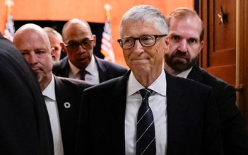Tỉ phú Bill Gates nói bị ông Epstein gây sức ép bằng 'chuyện ngoại tình'