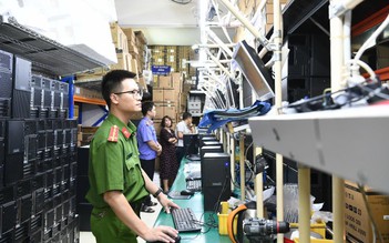 Khởi tố vụ xài 'Windows lậu': Công an khám xét khẩn cấp 5 địa điểm