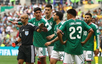 Trọng tài Brazil gây bão mạng vì giải thích cực khó hiểu về thẻ đỏ trận Mexico thắng Nam Phi
