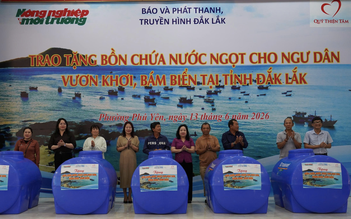 Tập đoàn Vingroup tặng 260 bồn chứa nước ngọt cho ngư dân