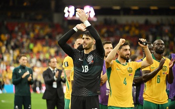 HLV đội tuyển Úc nói hay không thể tả sau địa chấn đánh bại Thổ Nhĩ Kỳ tại World Cup