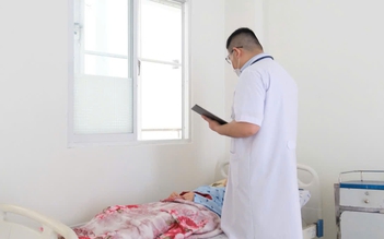 Ăn nấm lạ tưởng là nấm mối, 3 người bị ngộ độc
