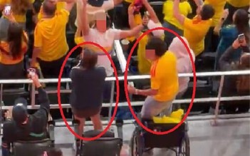 Tranh cãi khoảnh khắc CĐV Colombia bật khỏi xe lăn, nhảy cẫng ăn mừng ở World Cup
