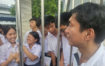 Đề toán lớp 10 TP.HCM: 'Học sinh trung bình cũng có thể 5 điểm khá dễ dàng'