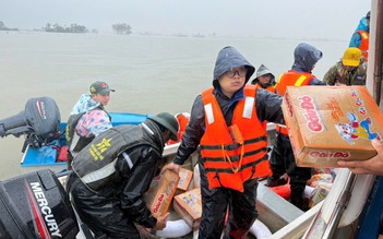 Báo chí phải trở thành 'ngọn hải đăng' giữa biển thông tin
