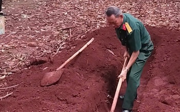 Lão nông 13 năm miệt mài tìm kiếm hài cốt liệt sĩ