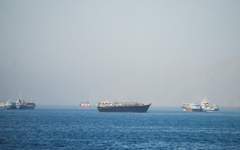 Iran, Mỹ phát cảnh báo mới liên quan eo biển Hormuz