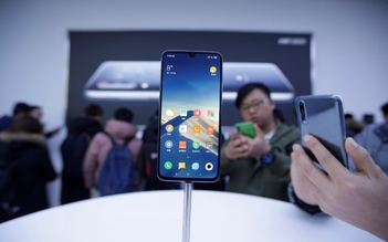 Vì sao TV không dùng màn hình AMOLED như smartphone?