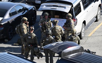 Nghi phạm bắt giữ 10 con tin ở California bị FBI bắn chết