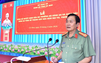 Giám đốc Công an tỉnh Cà Mau Hồ Việt Triều được thăng cấp bậc hàm thiếu tướng