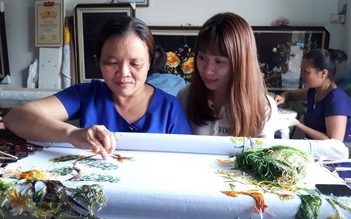 Người nghệ nhân khuyết tật giữ hồn chỉ lụa