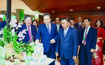 Chuyển đổi số nông nghiệp, xây dựng người nông dân văn minh, chuyên nghiệp