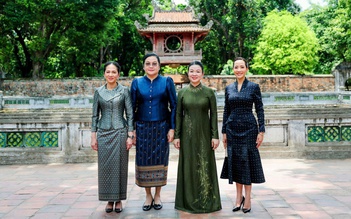 Phu nhân Thủ tướng Lê Minh Hưng cùng phu nhân Thủ tướng 3 nước thăm Văn Miếu