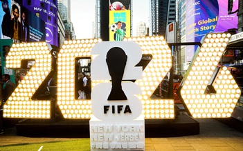 Trọng tài nổi tiếng nhất châu Phi không được nhập cảnh vào Mỹ, FIFA không thể can thiệp