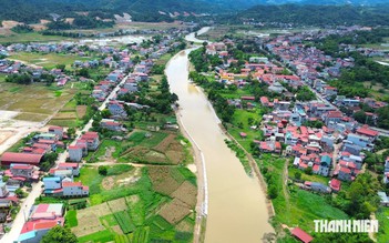 Hàng trăm hộ dân mòn mỏi chờ dự án kè sông Bắc Khê