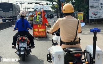'Đinh tặc' tái diễn ở cửa ngõ TP.HCM, CSGT hóa trang vào cuộc