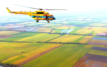 Cánh đồng lúa miền Tây tuyệt đẹp nhìn từ trực thăng quân sự