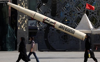 Iran ăn miếng trả miếng, tấn công vào mục tiêu Mỹ ở 4 nước vùng Vịnh