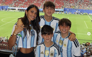 Vợ Messi mặc trang phục ủng hộ chồng ở World Cup, CĐV luôn mong chờ: Vì sao?
