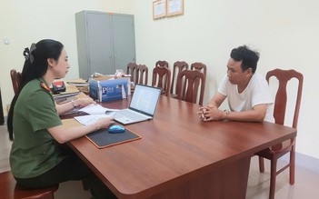 Bắt chủ tiệm photocopy làm hàng ngàn tài liệu in con dấu giả để bán 