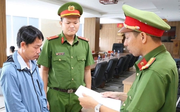 Sai phạm đấu thầu mua sắm thiết bị trường học, cựu chuyên viên bị bắt