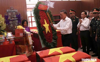 Tổng Bí thư, Chủ tịch nước Tô Lâm dâng hương các anh hùng liệt sĩ tại công viên Lê Thị Riêng