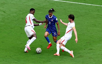 Olise 'dọn cỗ' cho Mbappe trận Pháp thua Anh, phá kỷ lục 56 năm của Pele