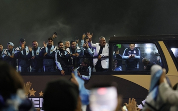 Á quân Argentina được chào đón nồng nhiệt dù vắng Messi, Tổng thống Milei gửi thông điệp xúc động