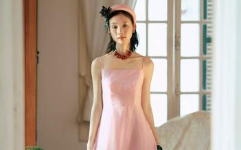 Đầm dự tiệc tối giản nhưng sang trọng, đẹp xuất sắc dưới mọi góc nhìn