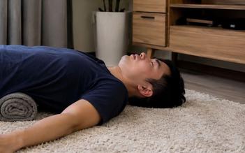 Cách giảm đau lưng do ngồi cả ngày