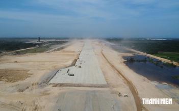 Thi công sân bay Quảng Trị: Người dân 'khó thở' vì bụi từ công trường