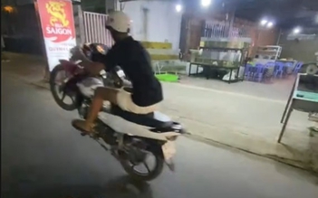 CSGT Vĩnh Long tịch thu xe máy vụ 'bốc đầu rồi nhờ quay clip đăng lên mạng'