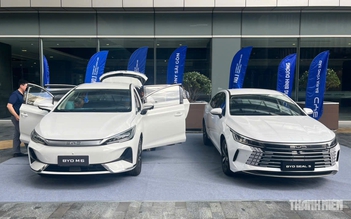 Xu hướng chuyển từ xe xăng sang ô tô điện chạy dịch vụ đang diễn ra nhanh