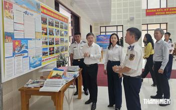Trưởng ban Tuyên giáo và Dân vận TP.HCM thăm, tặng quà lực lượng vũ trang Côn Đảo