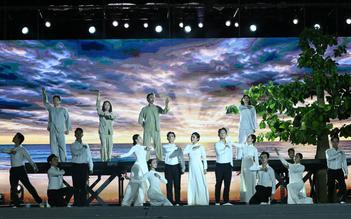 NSND Tạ Minh Tâm, Lê Phương cùng 'Ánh sao Tổ quốc' lan tỏa mạch nguồn tri ân