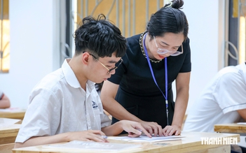 Có biên chế không tuyển, giáo viên vẫn phải dạy hợp đồng