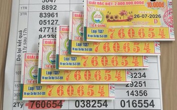 Nhờ người bán dạo rút hộ 5 tờ, trúng độc đắc 10 tỉ xổ số miền Nam