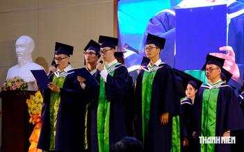 Sinh viên y khoa đọc lời tuyên thệ Hippocrates trong lễ tốt nghiệp với nội dung gì?
