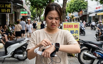 Vì sao smartwatch vẫn chưa dùng cổng USB-C?