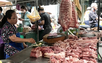 Xăng dầu giảm sâu, giá hàng hóa vẫn neo cao