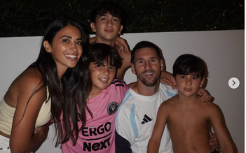 Argentina thay đổi lớn trước trận quyết đấu Ai Cập, Messi được tiếp năng lượng từ vợ con