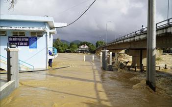 Khánh Hòa tháo dỡ đập ngăn mặn tạm trên sông Cái Nha Trang trước mùa mưa bão