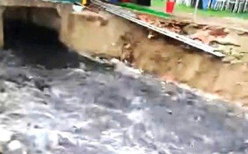 Phường Sầm Sơn lên tiếng về việc nước thải chảy tràn ra bãi biển