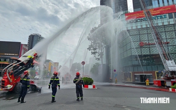 Huy động 3.000 người diễn tập phương án chữa cháy tại tòa nhà Saigon Centre