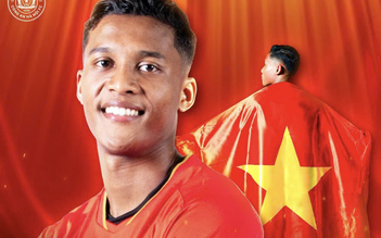 Trung vệ Việt kiều CLB CAHN Adou Minh chính thức có quốc tịch Việt Nam, HLV Kim Sang-sik 'đau đầu'