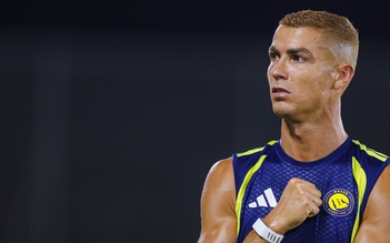 Ronaldo gây sốt với diện mạo mới
