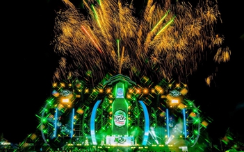 Hàng nghìn người tạo ‘Giờ chân thành’ lớn bậc nhất tại chặng kết Huda Beach Water Fest
