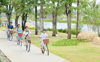 Trẻ em thành thị thiếu sân chơi, thừa thời gian trước màn hình