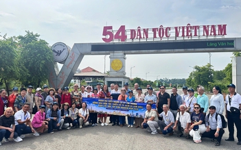 Người có uy tín trong đồng bào dân tộc thiểu số TP.HCM học hỏi mô hình hay